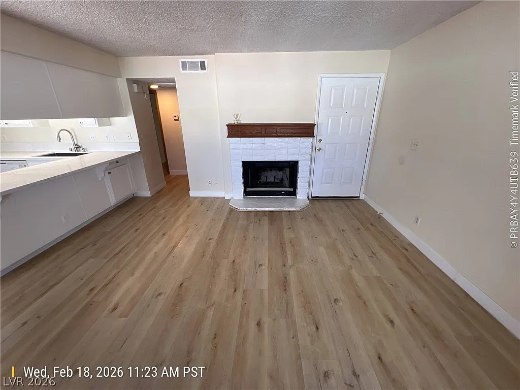 Building Photo - 4310 Sanderling Cir #98