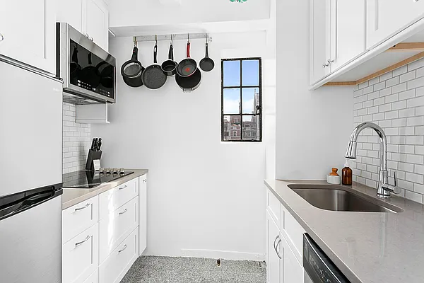 Rented by Compass | media 7