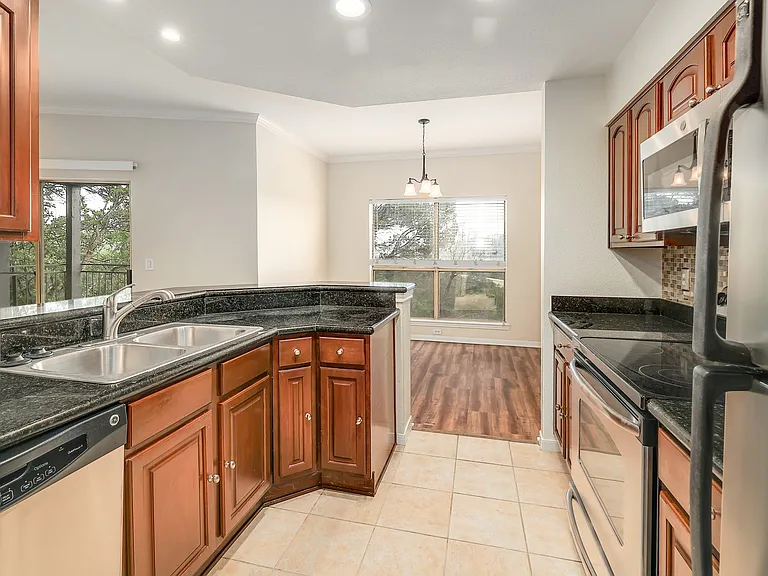 6000 Shepherd Mountain Cv #503 — Photo 15