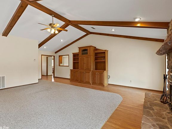 5th image of 802 Polk St N #76E