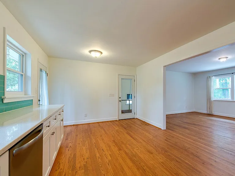5646 Oak Dr — Photo 14