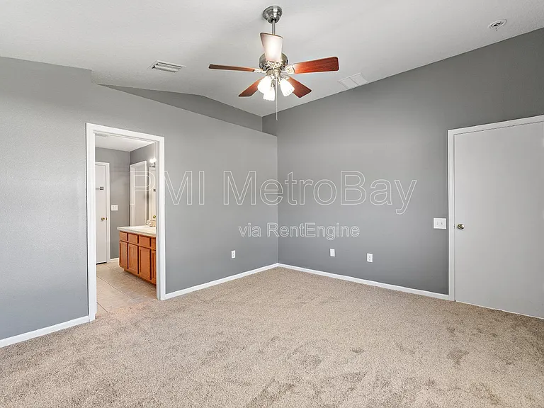 1010 Summer Breeze Dr — Photo 30