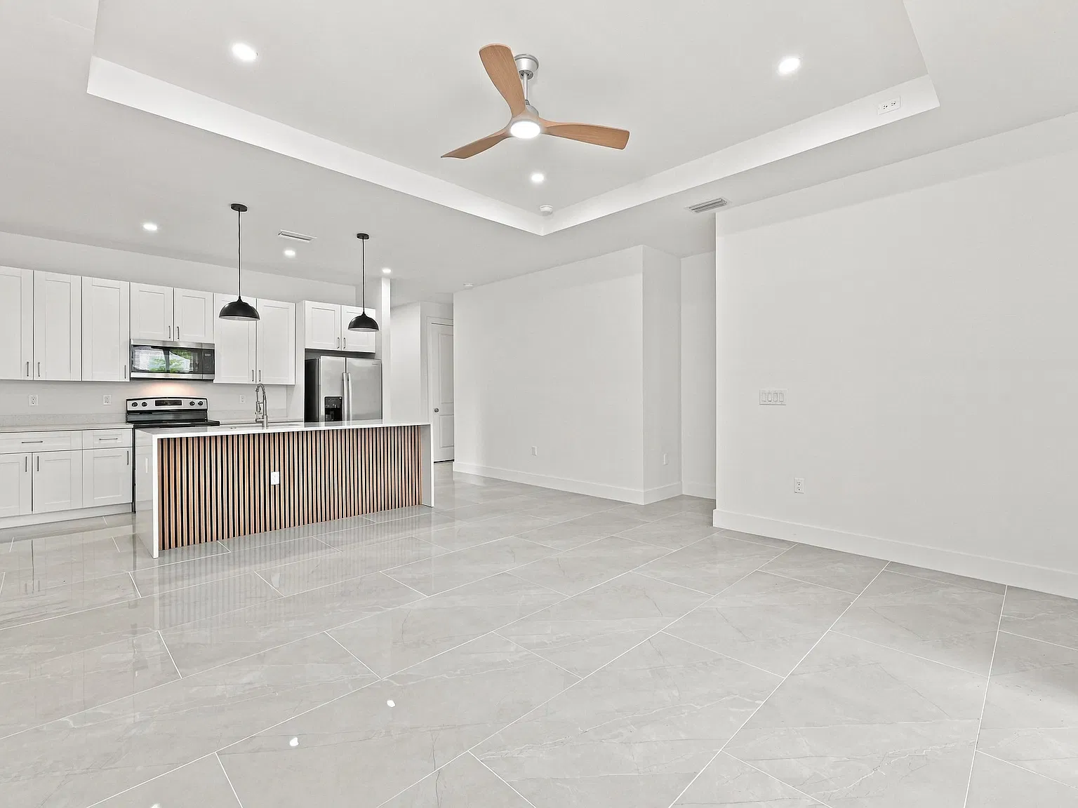 3 bed, 1100 sqft, $1,700 — Photo 4