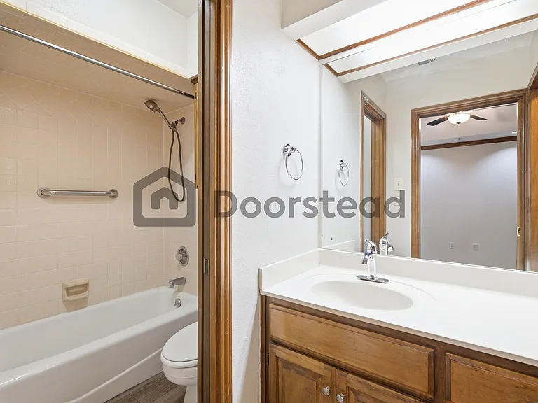 13845 Brook Hollow Blvd — Photo 17