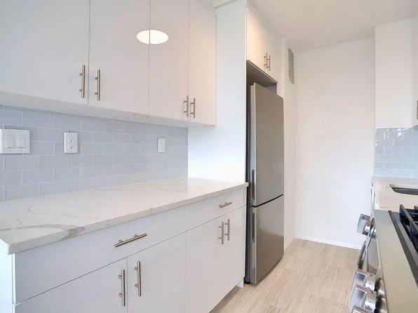 500 Central Ave APT 714, Union City, NJ 07087