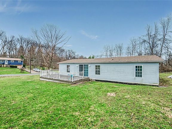 3rd image of 414 Pasture Ln