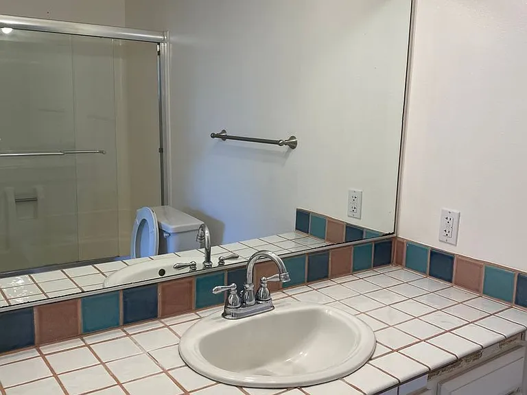 805 Crosby Ave — Photo 13