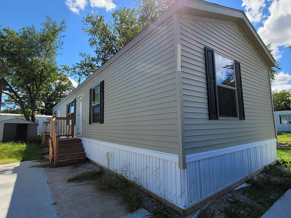 1906 Tracy Rd