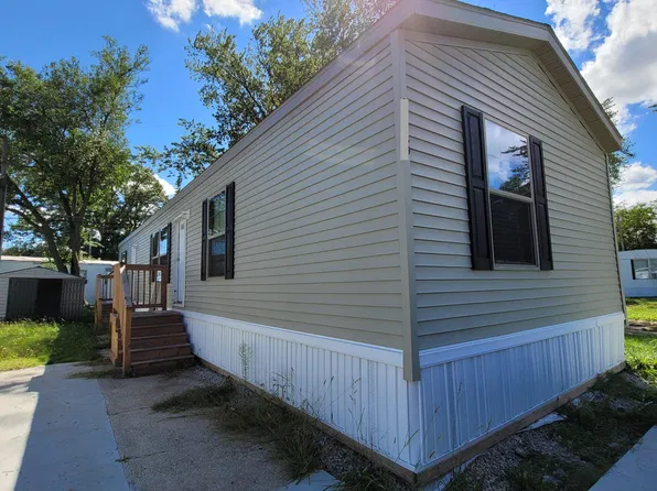 1906 Tracy Rd, Northwood, OH 43619