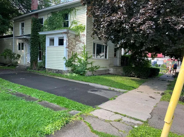 121 5th St, Watkins Glen, NY 14891