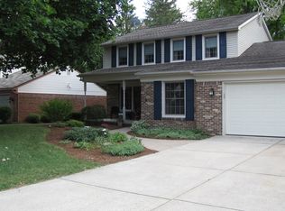 42585 Ravina Ln, Northville, MI 48168