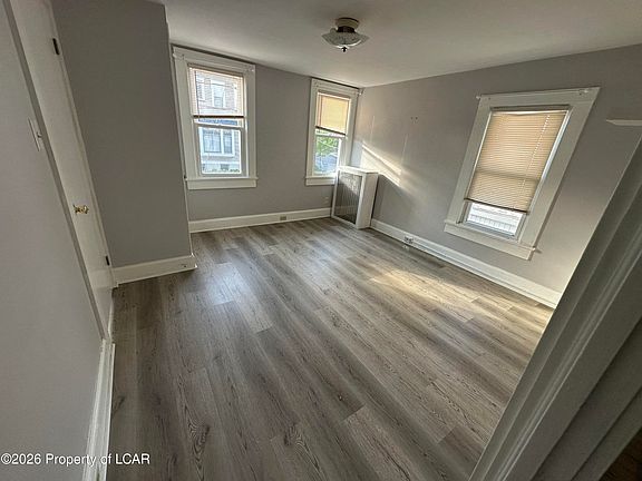 4th image of 966 Ridge Ave UPPER