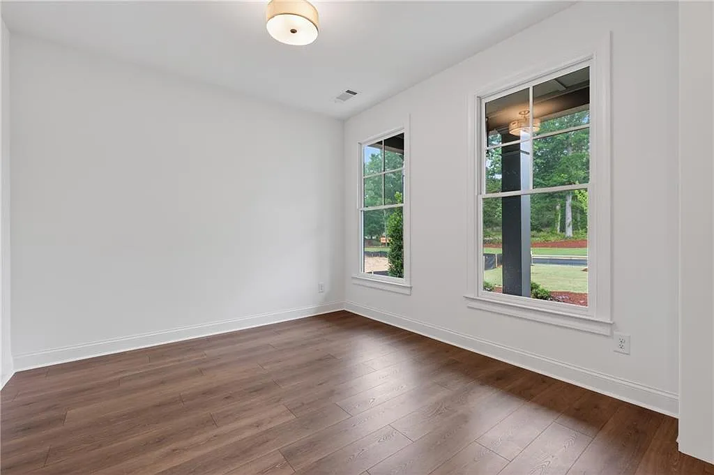 4 bed, 2.5 bath, 2228 sqft, $2,450 — Photo 4