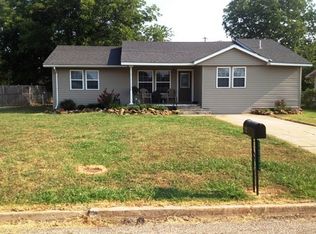 1733 W McAlester Ave, Sulphur, OK 73086
