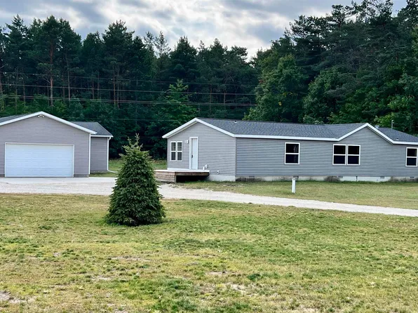 11518 E 34th Rd, Cadillac, MI 49601