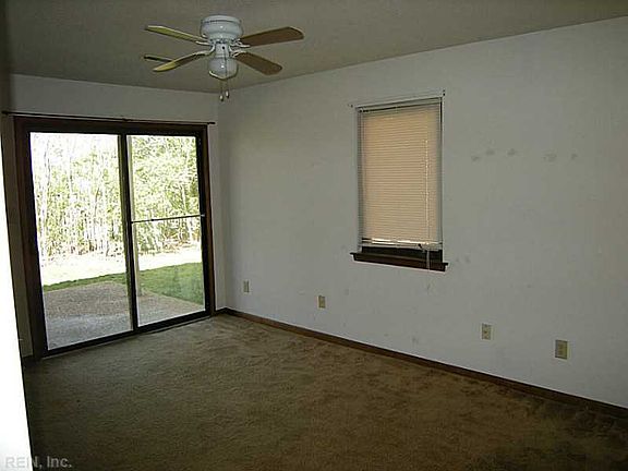 2nd image of 161 Windsor Castle Dr APT D