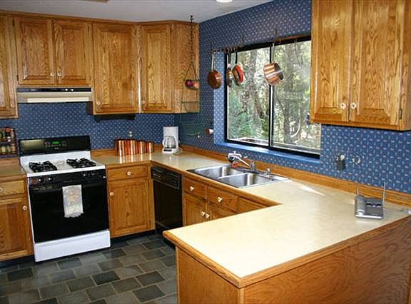 4th image of 31 Wild Plum Ln