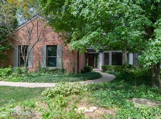 87 Warrington Dr, Lake Bluff, IL 60044