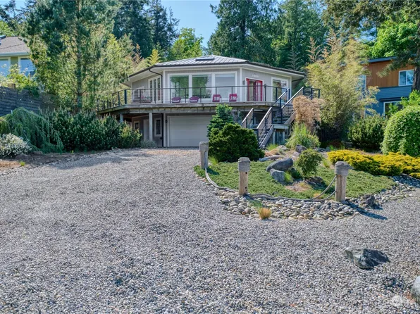 219 Elizabeth Drive, Point Roberts, WA 98281