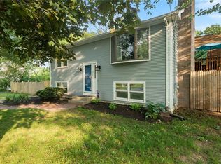 11 Burr Ave, Barrington, RI 02806