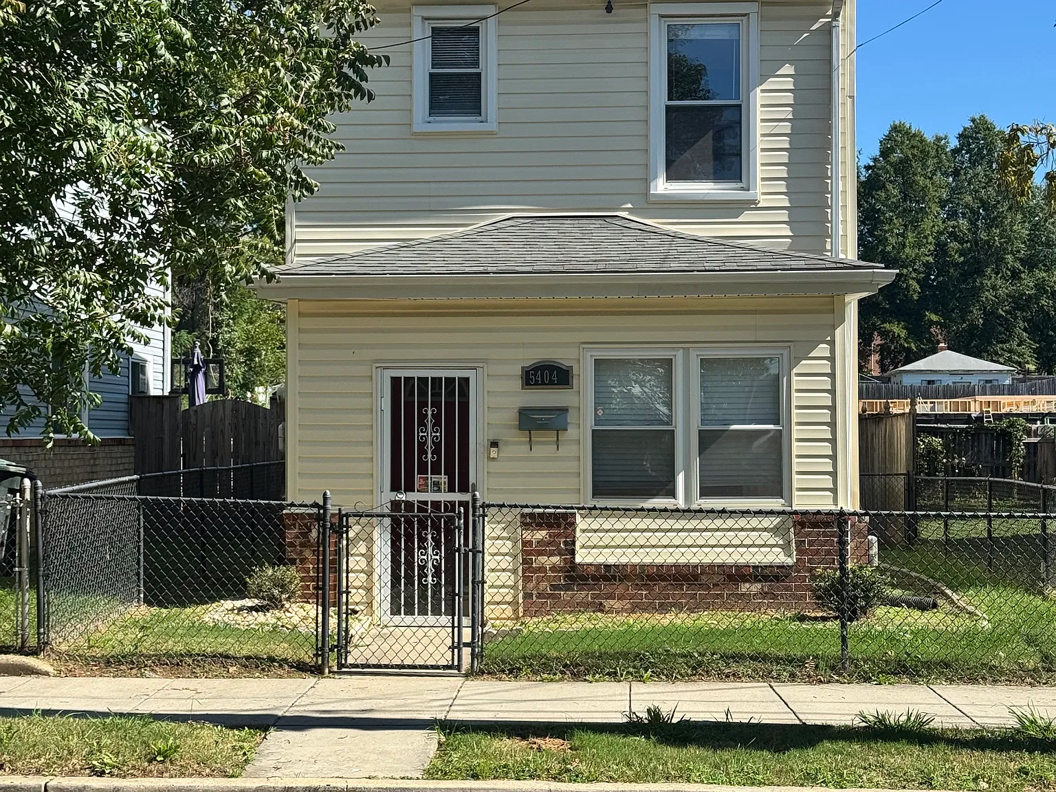 2 bed, 1.5 bath, 924 sqft, $3,000 — Photo 1