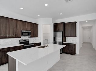 8450 NW 39th Ct #8450, Pompano Beach, FL 33065