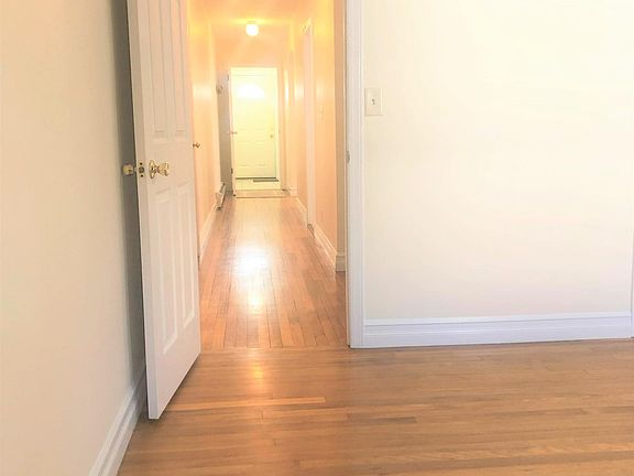4th image of 49 Sterling Ave