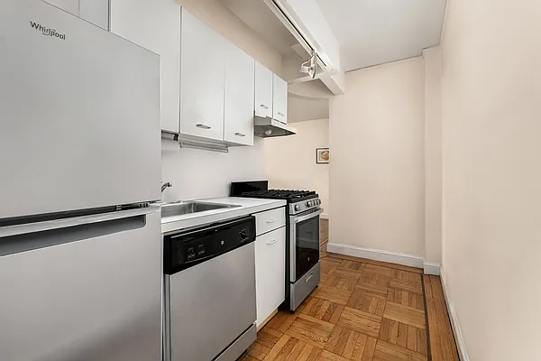 Sold by Compass | media 16