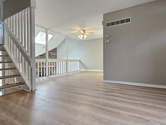 4th image of 5461 Pinehurst Dr
