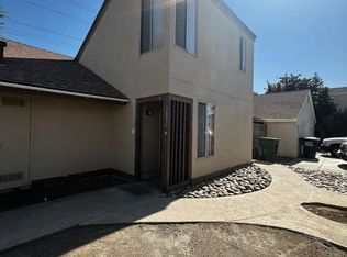 2810 W Caldwell Ave, Visalia, CA 93277