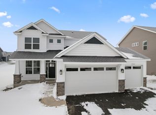 7555 Upper 42nd St N, Oakdale, MN 55128