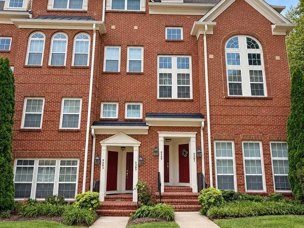 9585 Wheats Way, Manassas Park, VA 20111
