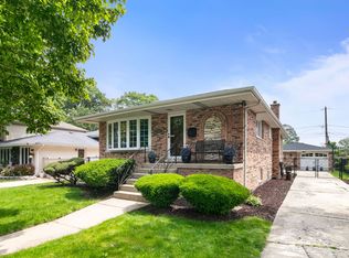 9429 S 55th Ave, Oak Lawn, IL 60453