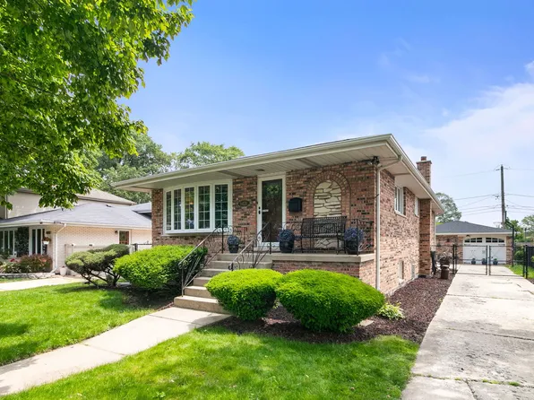 9429 S 55th Ave, Oak Lawn, IL 60453