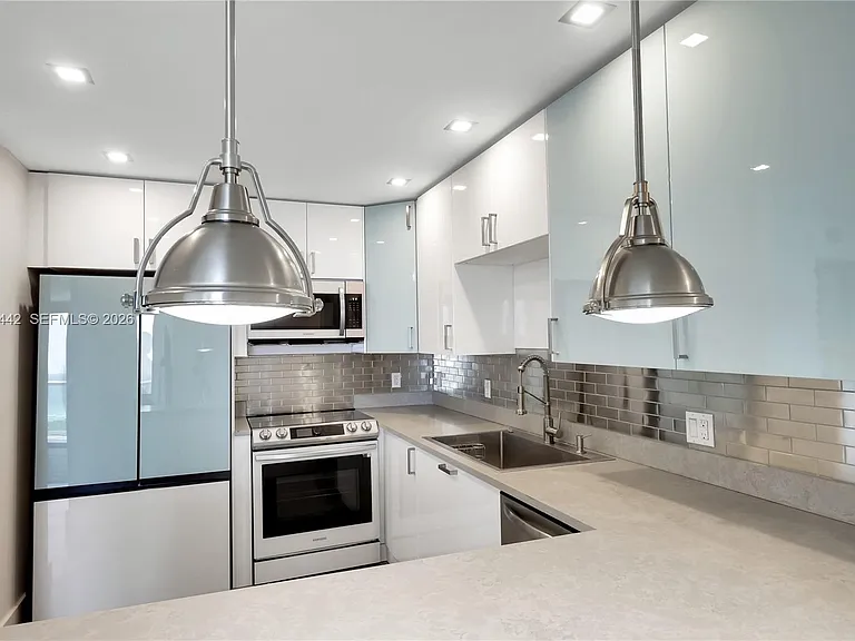100 Bayview Dr #1008 — Photo 7