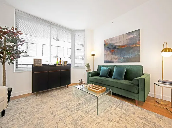 320 W 38th St, New York, NY