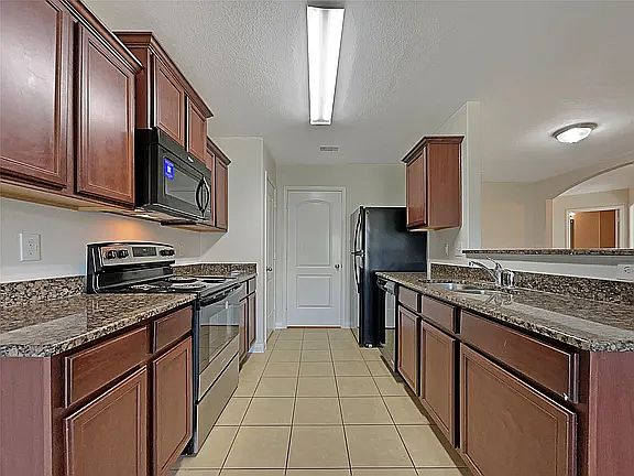 4th image of 8835 Hazel Rose Sky Dr