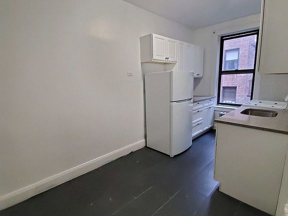 5th image of 4315 46th St APT D6