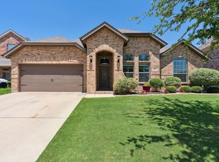 841 Peach Ln, Burleson, TX 76028