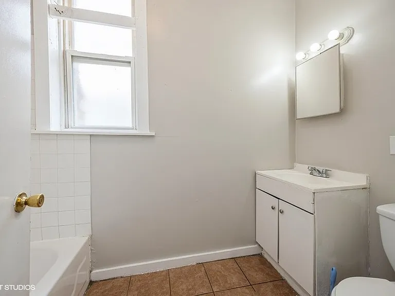 1340 S Kedvale Ave #2 — Photo 8
