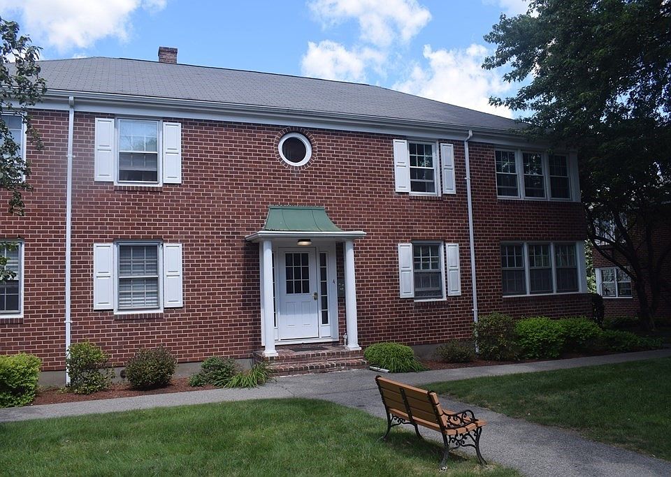 1st image of 4 Parkview Ln APT B