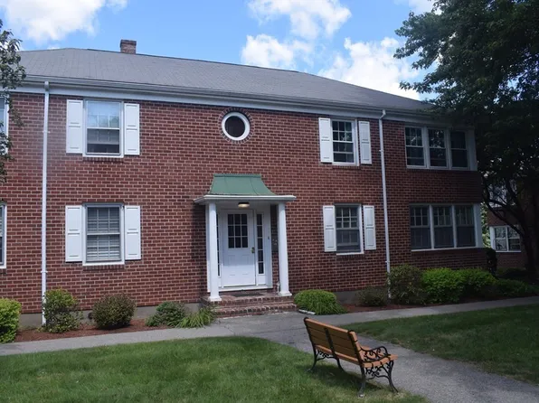 4 Parkview Ln APT B, Haverhill, MA 01835
