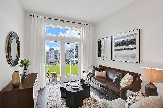 Overture 9th + CO 55+ Active Adult Apartment Homes — Photo 4