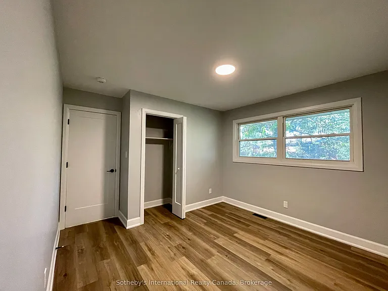 39 Silvercreek Pkwy N #MAIN LEVEL — Photo 18