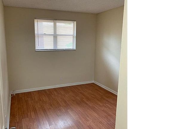4th image of 5840 Blueberry Ct