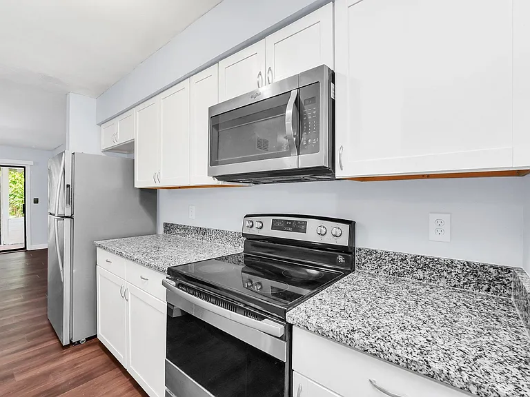 118 Michelle Ln #C — Photo 4