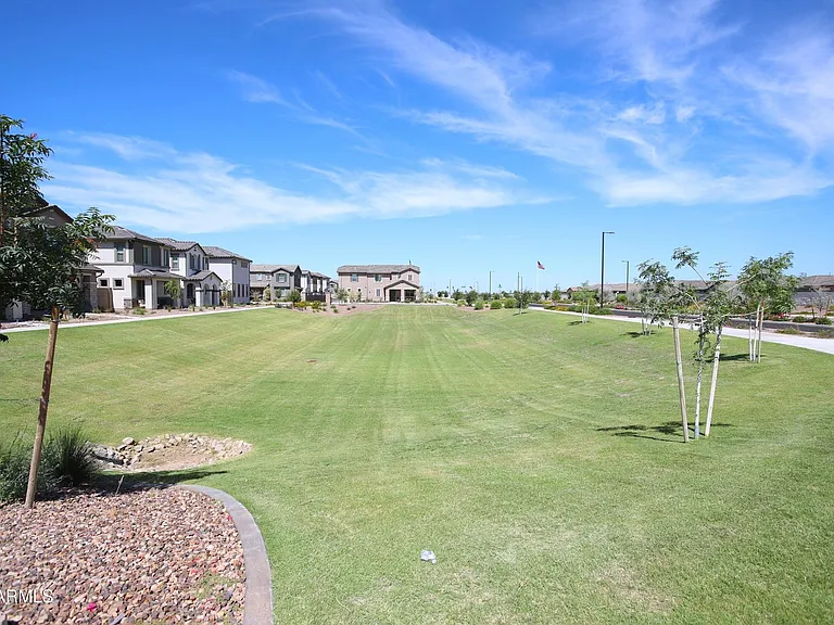 879 W Finch Dr — Photo 12