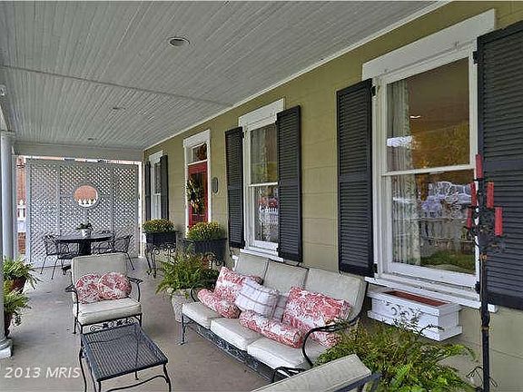 3rd image of 10409 Fawcett St