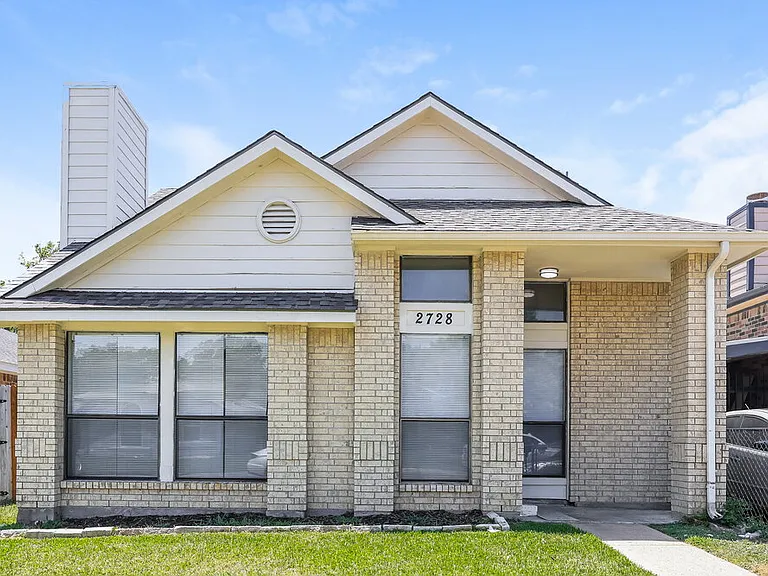2728 Oak Bend Ln — Photo 1