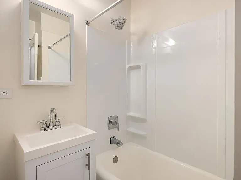 The Windermere Apartments — Photo 26